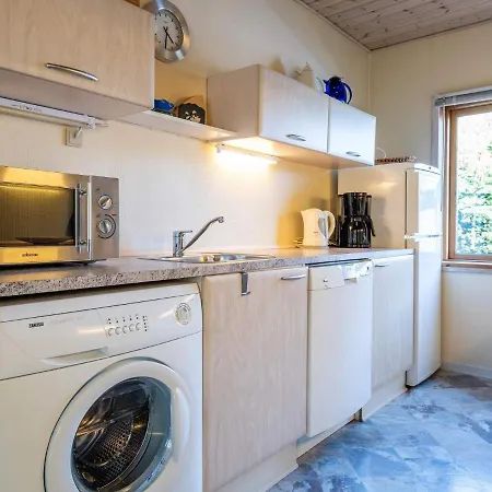 度假居 5 Person In *